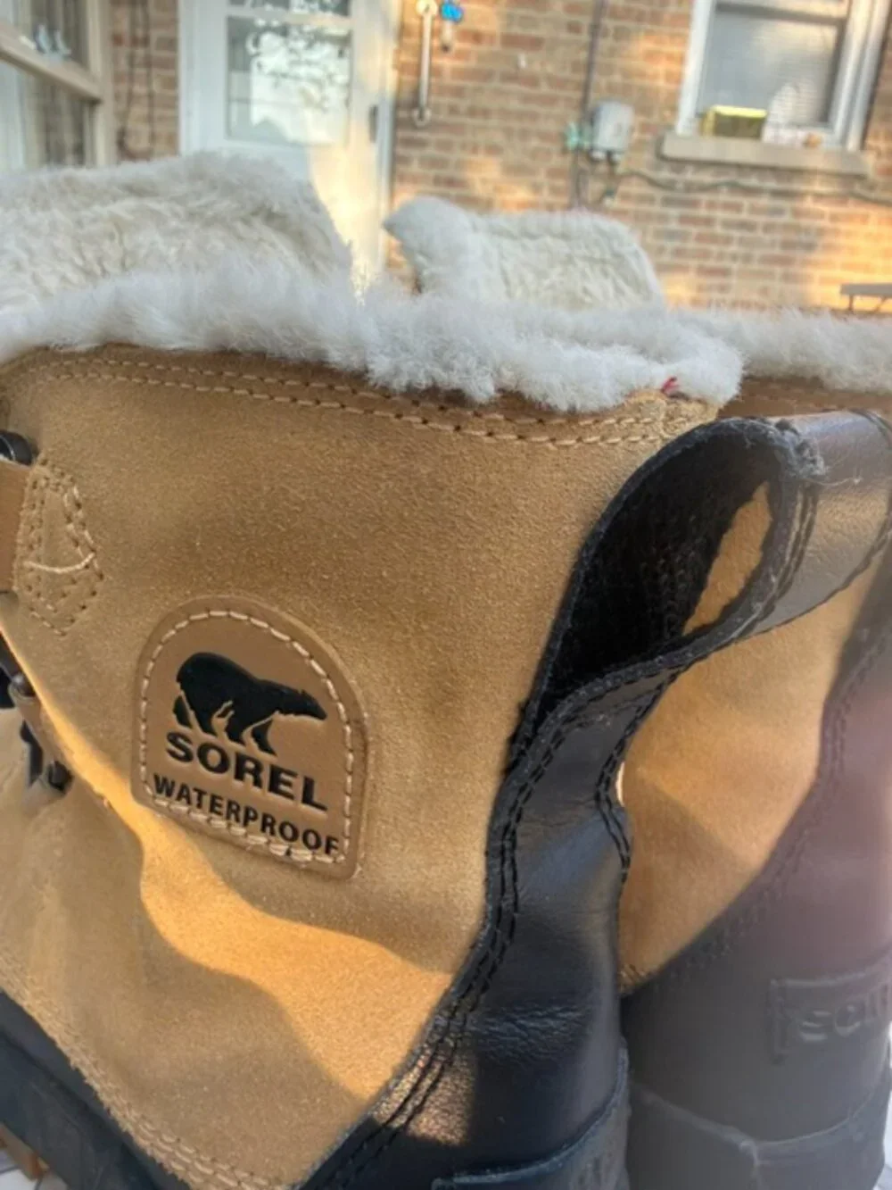 Used Sorel women boots in size 8 Water Proof Snow Rain Boots for Winter